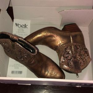 Frye Deborah Studded Gold Short Bootie Sz 7.5